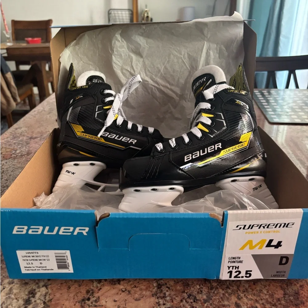 Bauer Ice Skates - Picture 1 of 8